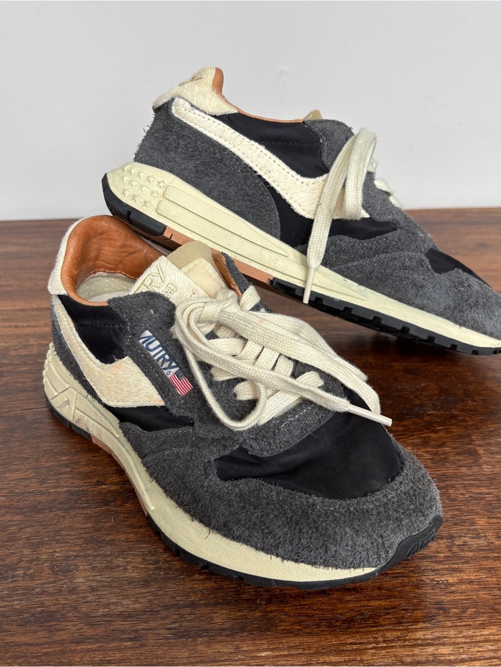Autry Women’s Reelwind Suede Calfhair Nylon Sneaker Charcoal Gray Cream  Size 8